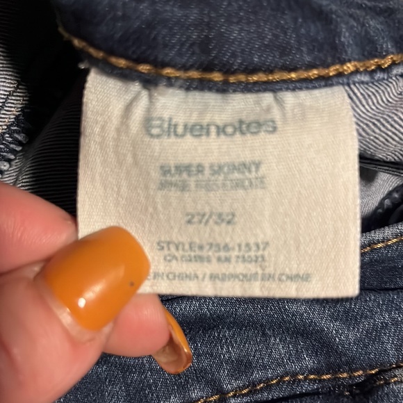 4/$30. Bluenotes jeans. Good condition. Size 27 - Picture 4 of 4
